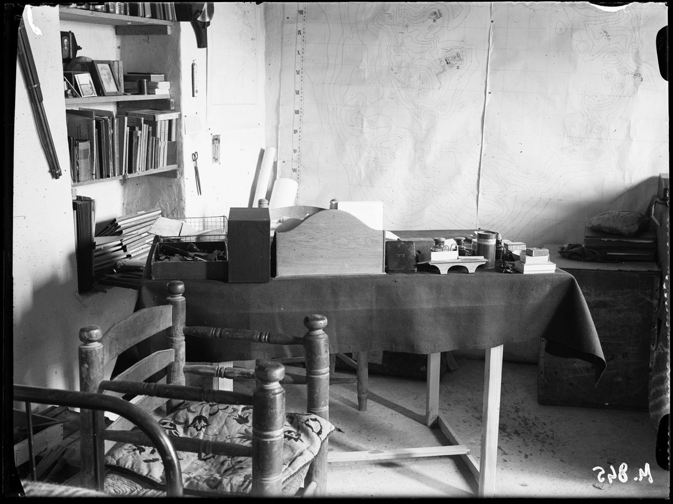 Bureau d'André Parrot dans la maison de fouilles 