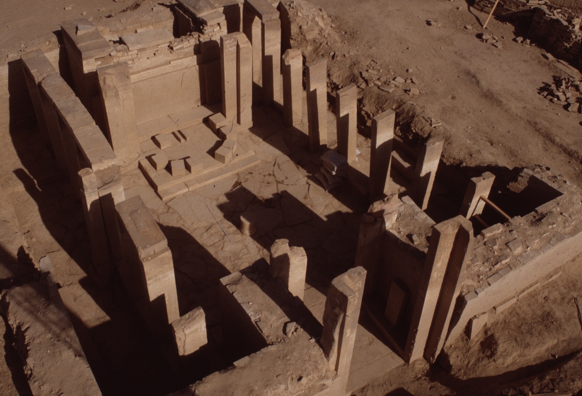 Vue générale du temple de Nashshân, Yémen