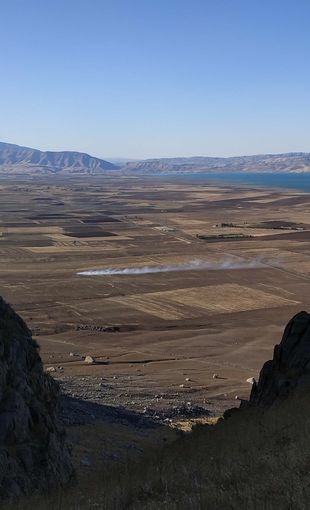 Panorama de la plaine de Bingird © MAFGS / Mana Jami Alahmadi