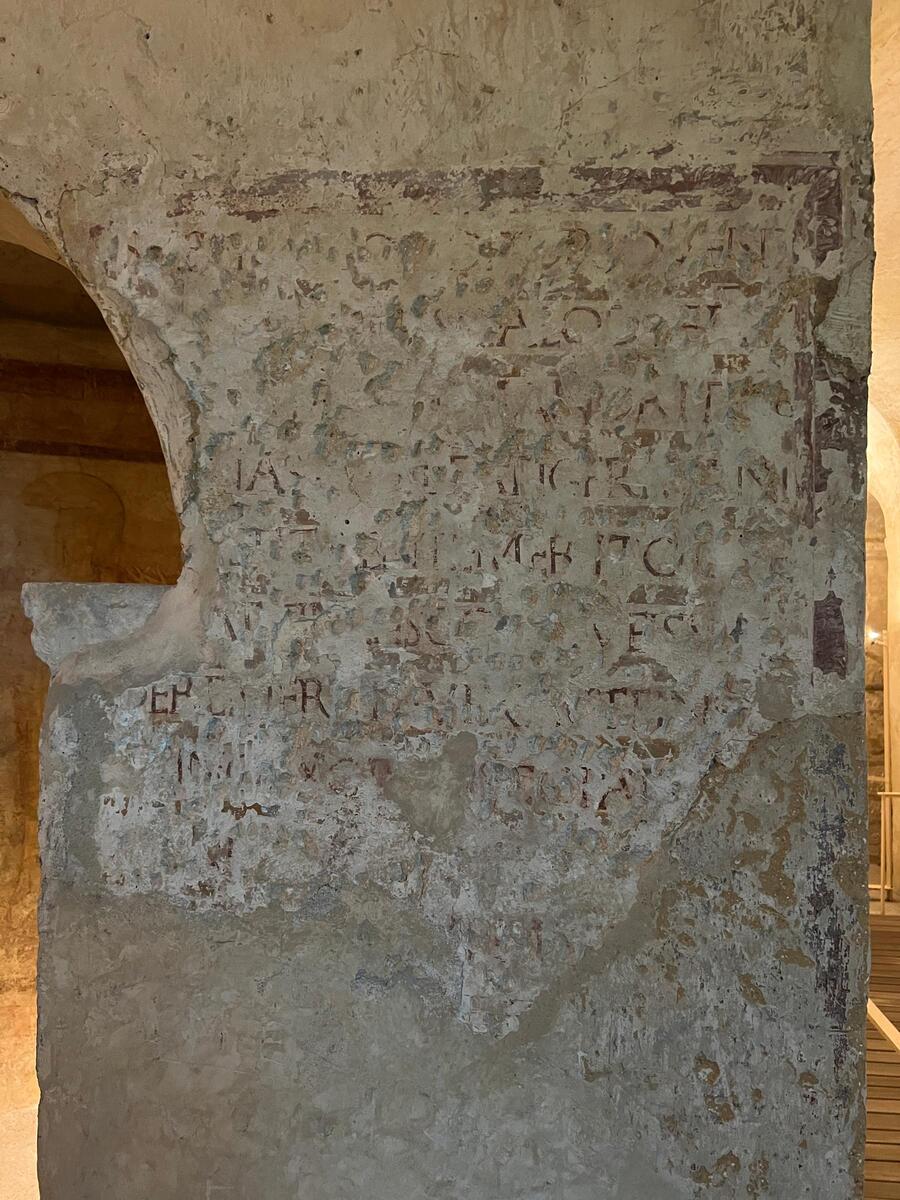 Couloir sud, mur nord, Épitaphe d'Alodius, relevé