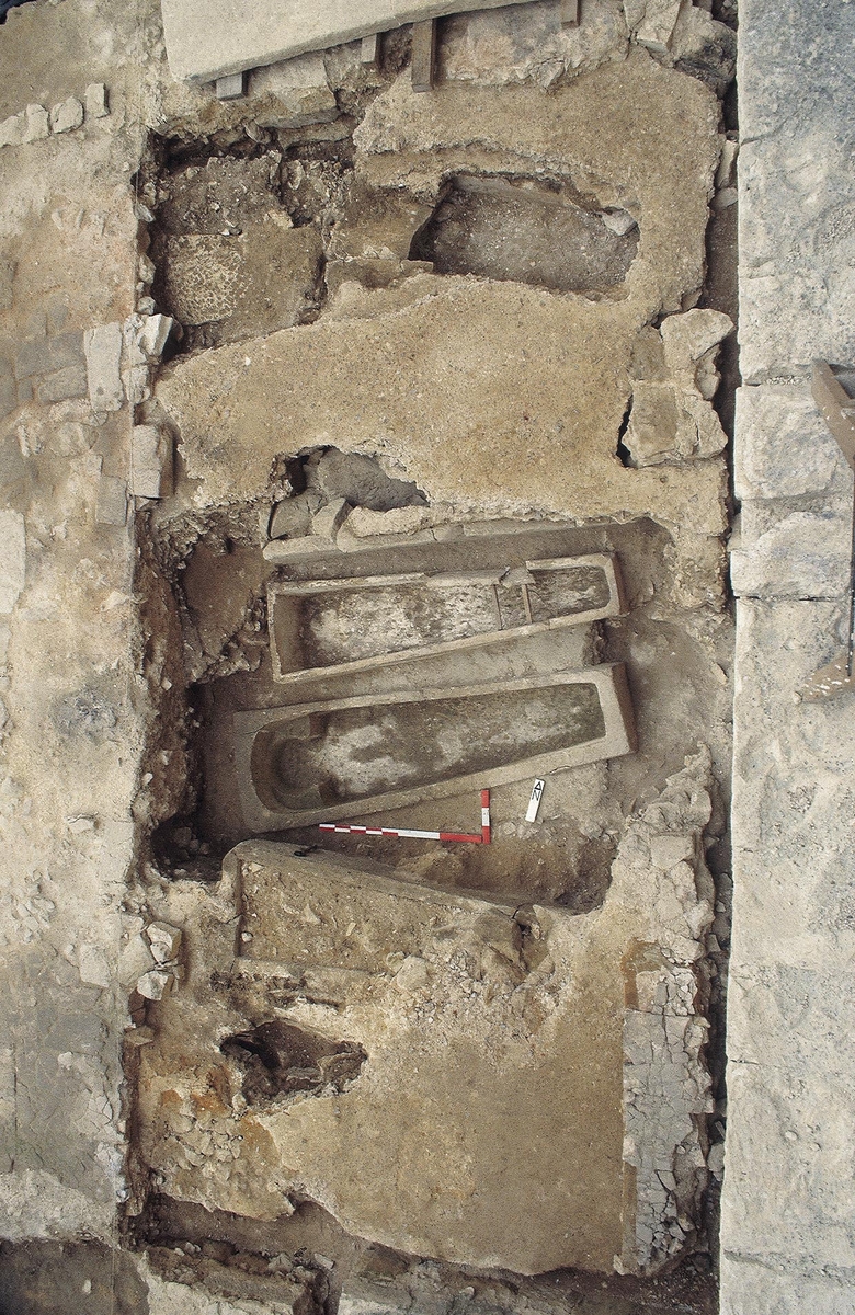 Avant-nef de l'abbatiale Saint-Germain d'Auxerre, vue de la zone occidentale de l’ancienne nef