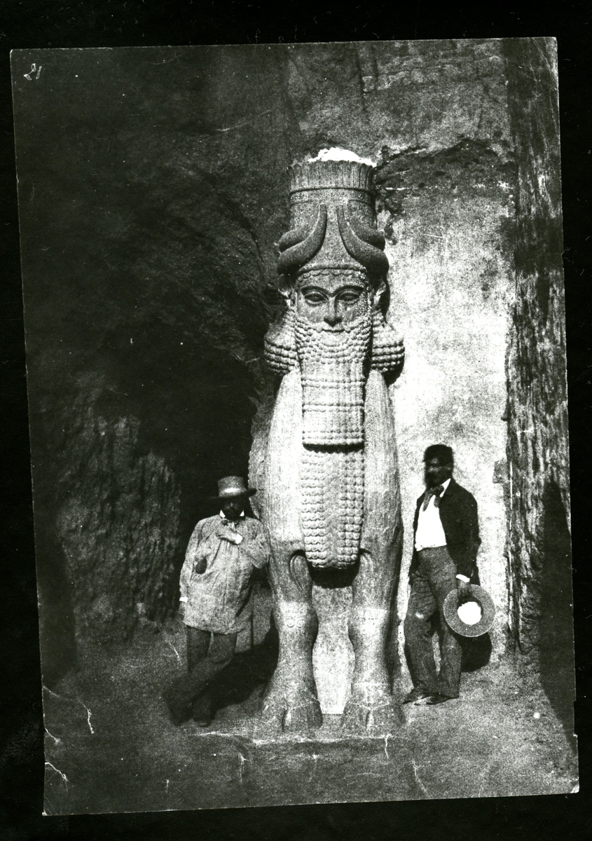 Victor Place et Félix Thomas sur le site de Khorsabad, vers 1852