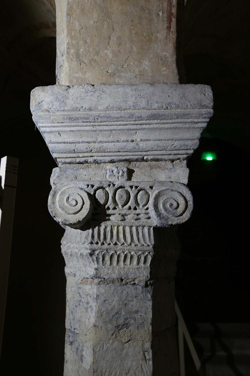 Oratoire Saint Laurent-Saint-Vincent, chapiteau d'inspiration ionique