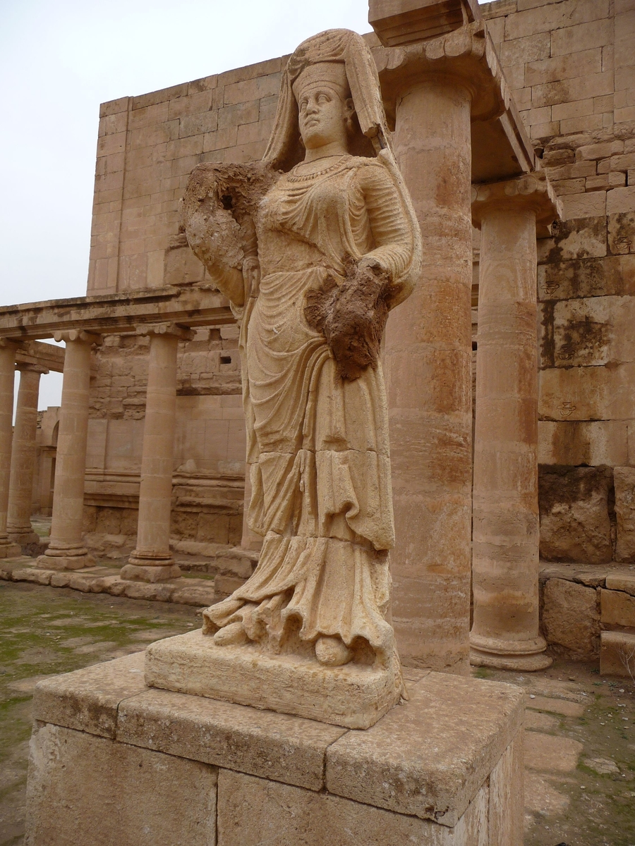 Statue de Abu Bint Deimon, Hatra, Irak, en 2010