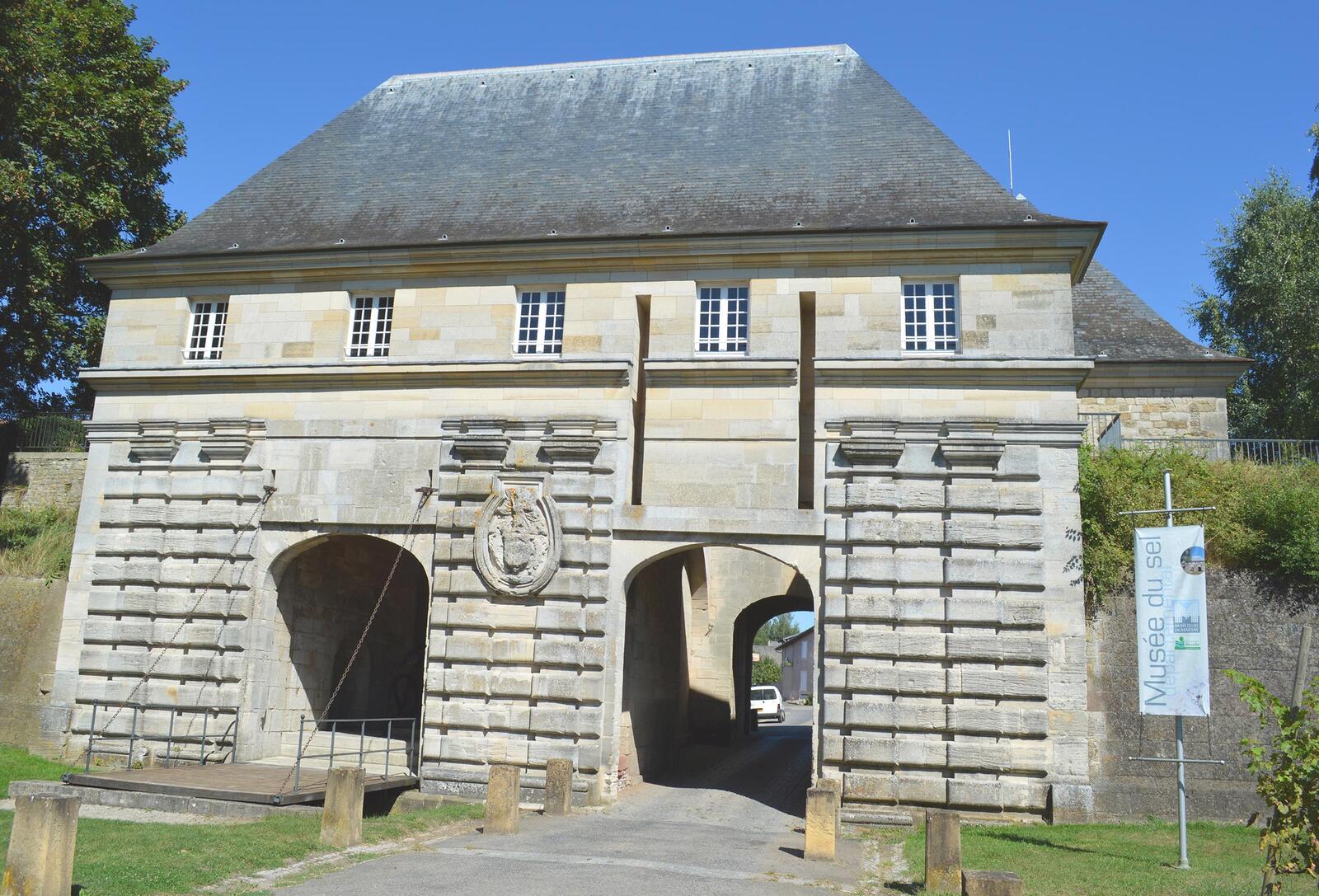 La Porte de France à Marsal (Moselle). Cliché Projet Briquetage de la Seille.