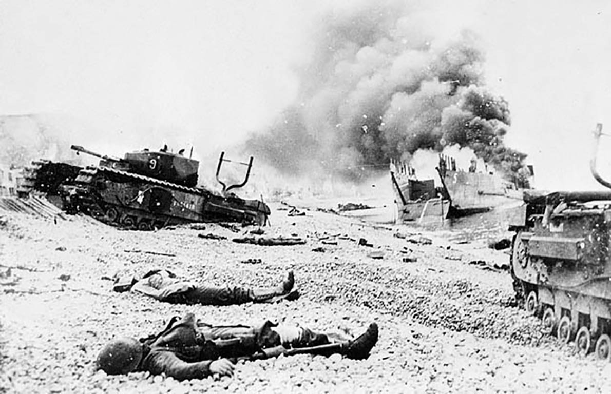 Soldats canadiens après le raid de Dieppe (19 août 1942)