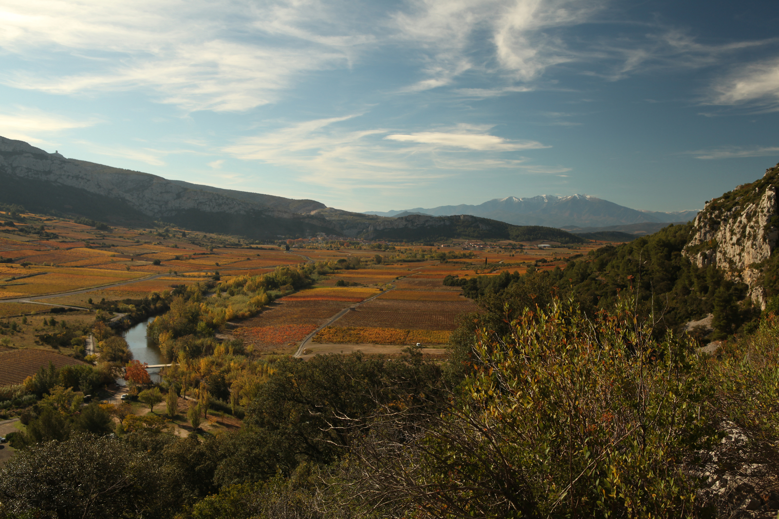 La plaine de Tautavel, vue depuis la terrasse de la grotte
