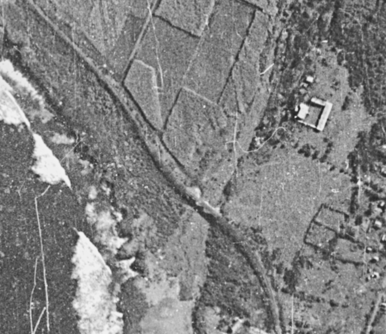Aerial view from 1950 with the Ravine Blanche railway bridge in Saint-Pierre