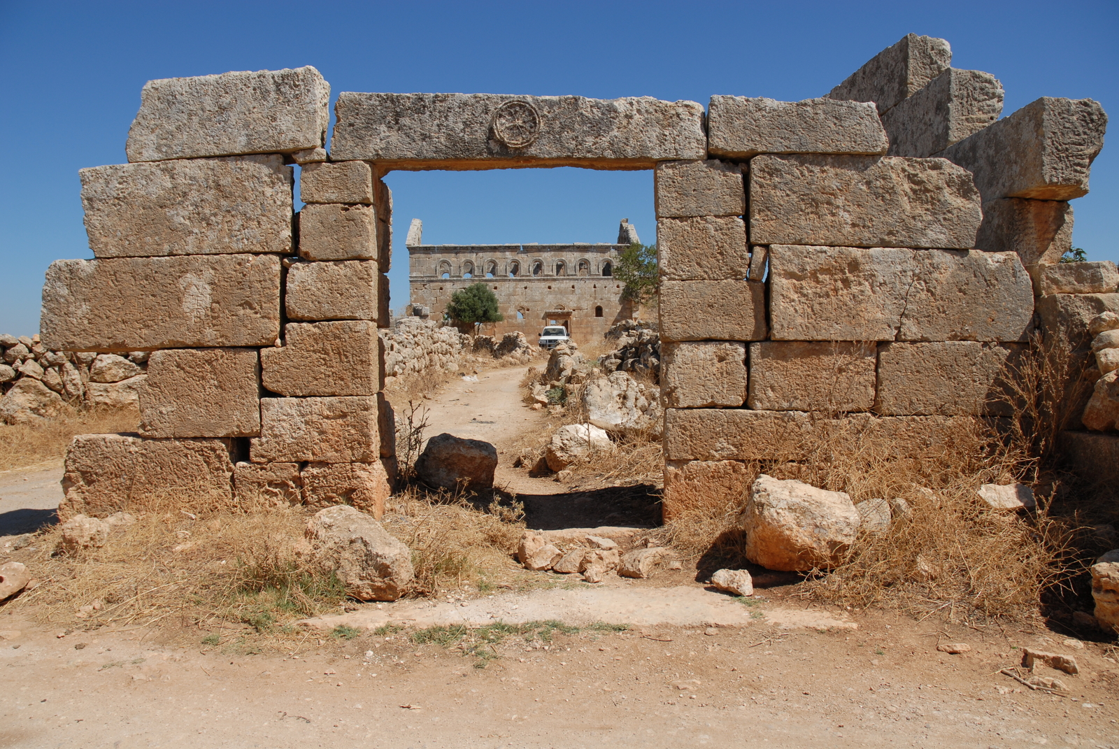 Porte au sud du monastère sud-ouest