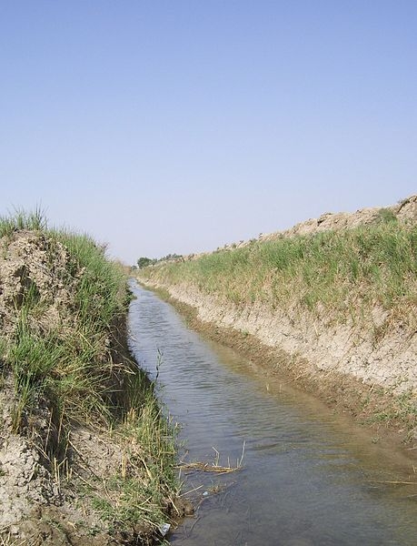 Canal d'irrigation en Irak