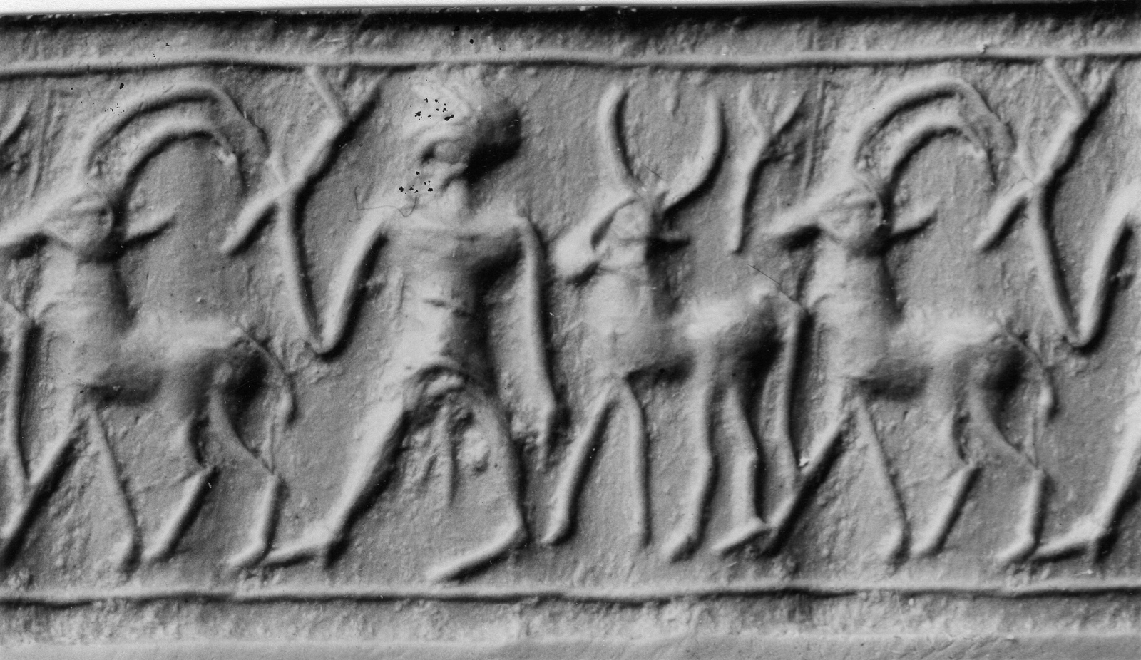 Homme et animaux passant 