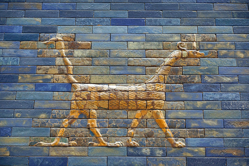 Dragon-serpent, décors en brique de la porte d'Ishtar de Babylone