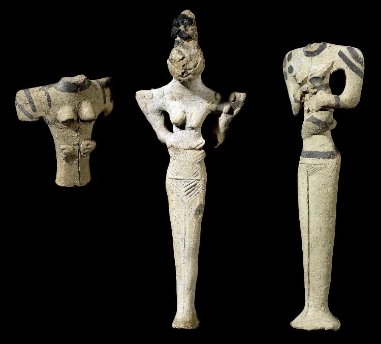 Les figurines ophidiennes 