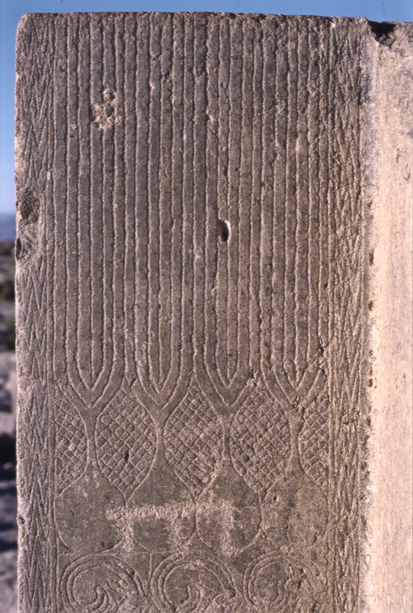 Détail du décor des piliers du temple de Nashshan