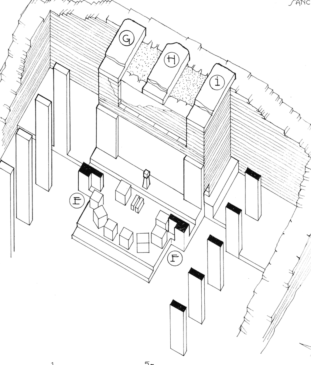 Vue de l'hémicycle de sièges sur une plateforme du temple de Nashshan