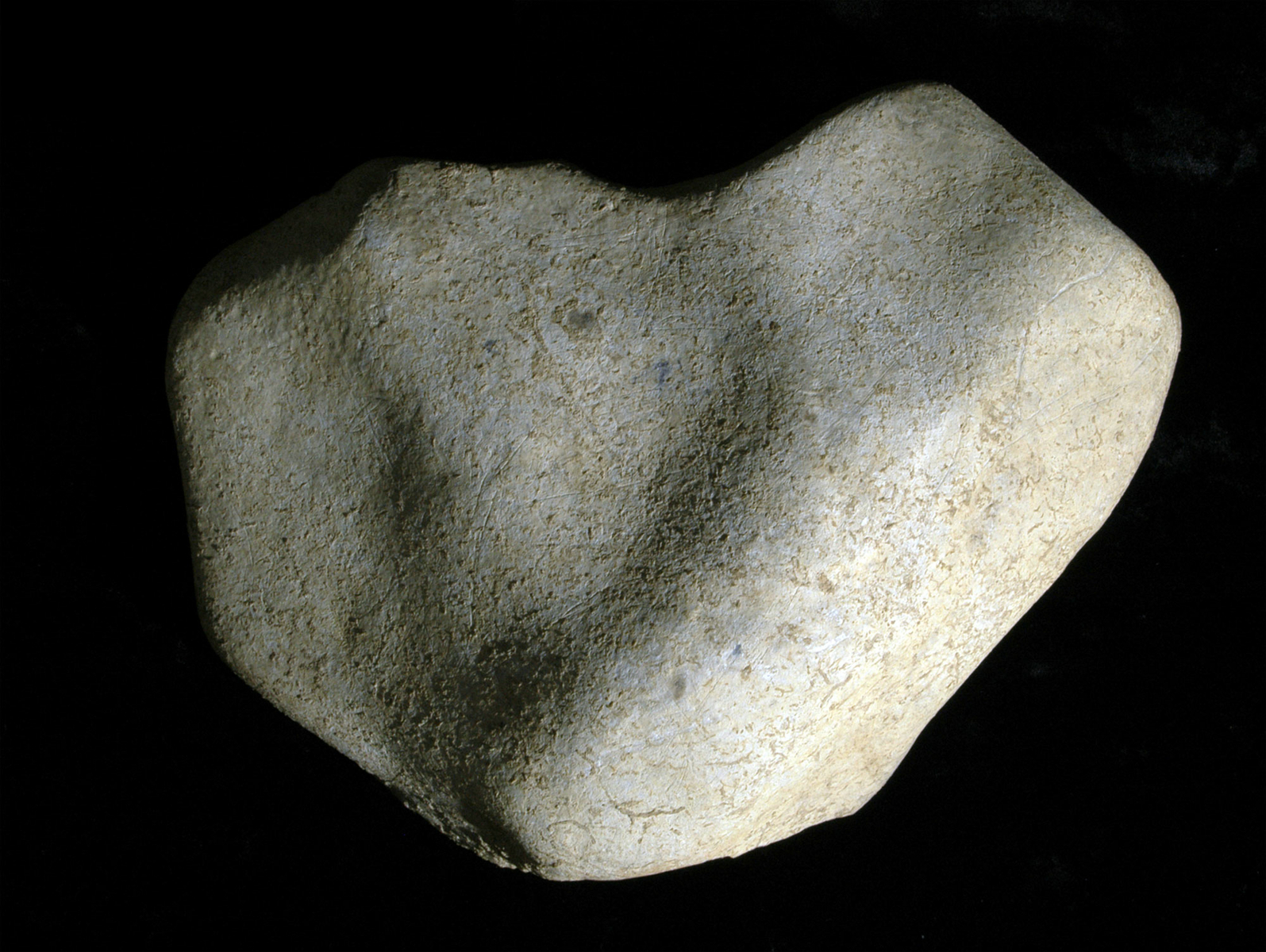 Le galet gravé d'Étiolles, face 2 (verso). © Gilles Tosello / Carole Fritz