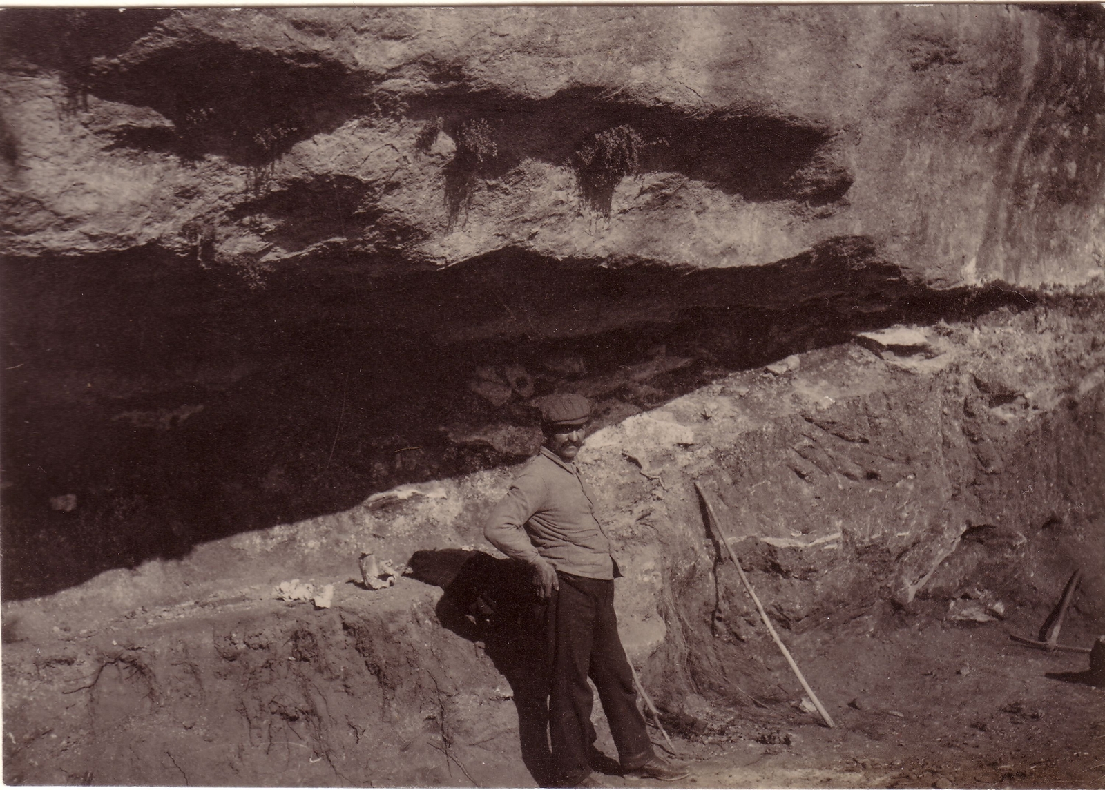 Ouvrier fouilleur de G. Lalanne, à Cap Blanc 
