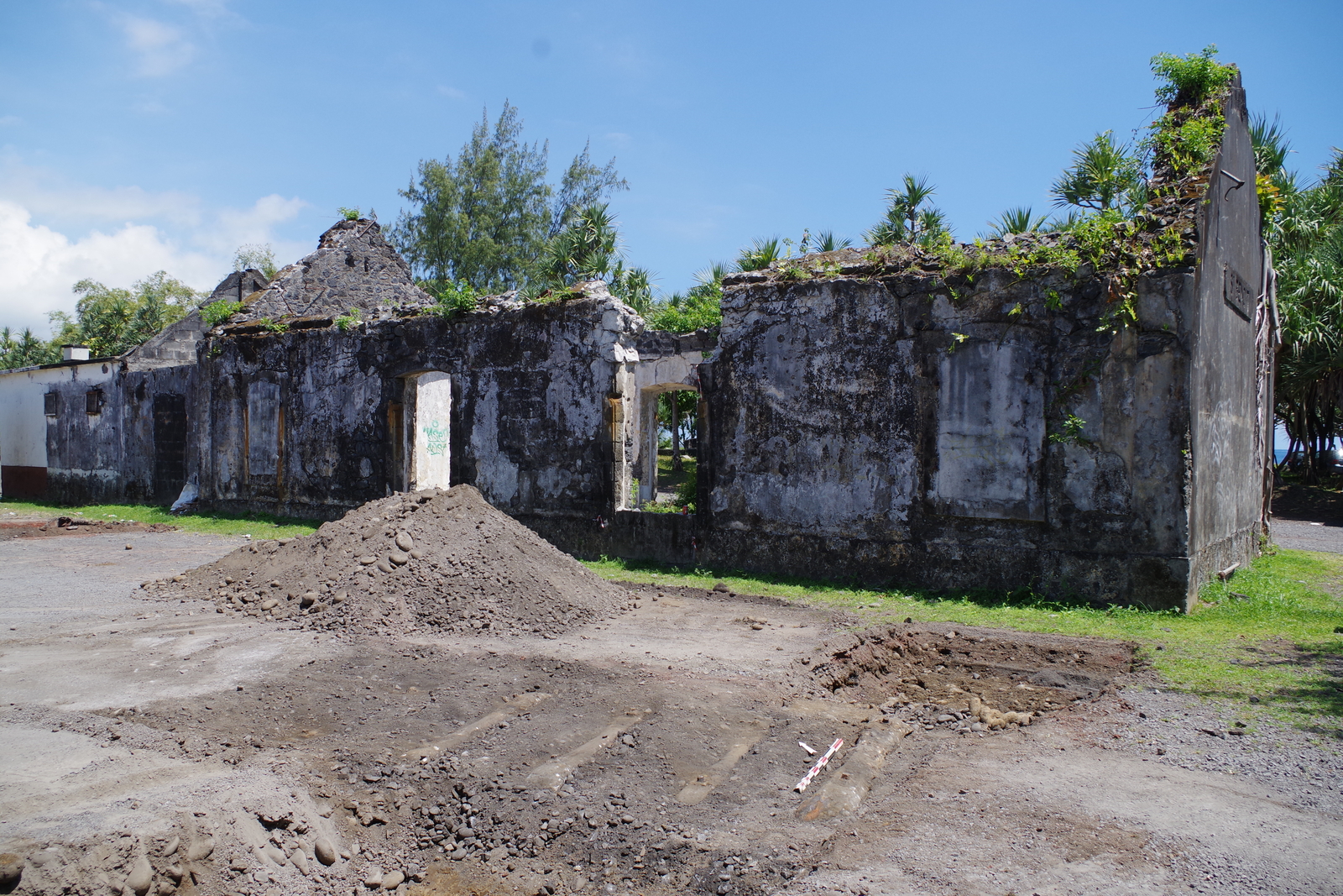 Evaluation trench (Saint-Benoît, Train station, 2020)