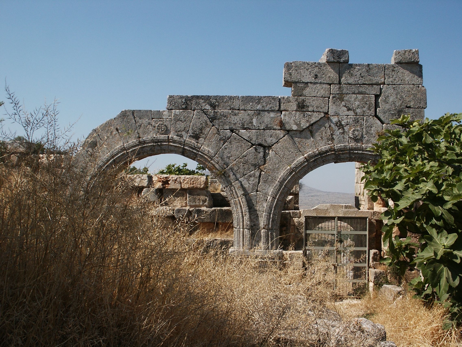 Façade nord du propylée