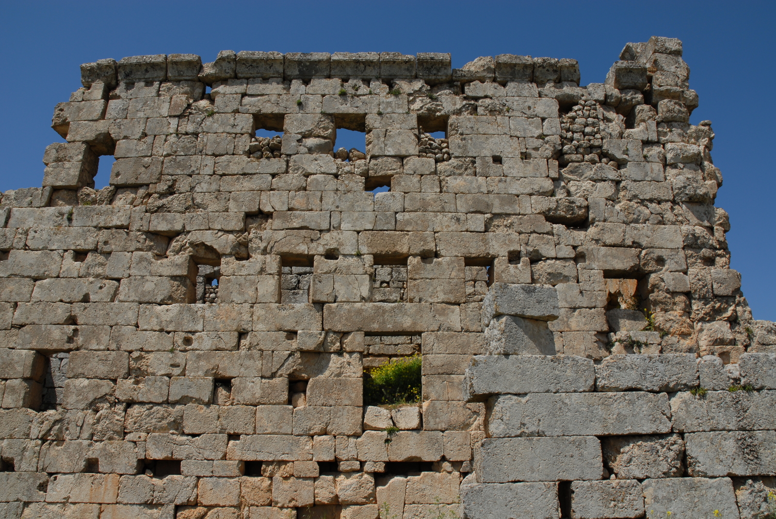 Façade est du monastère