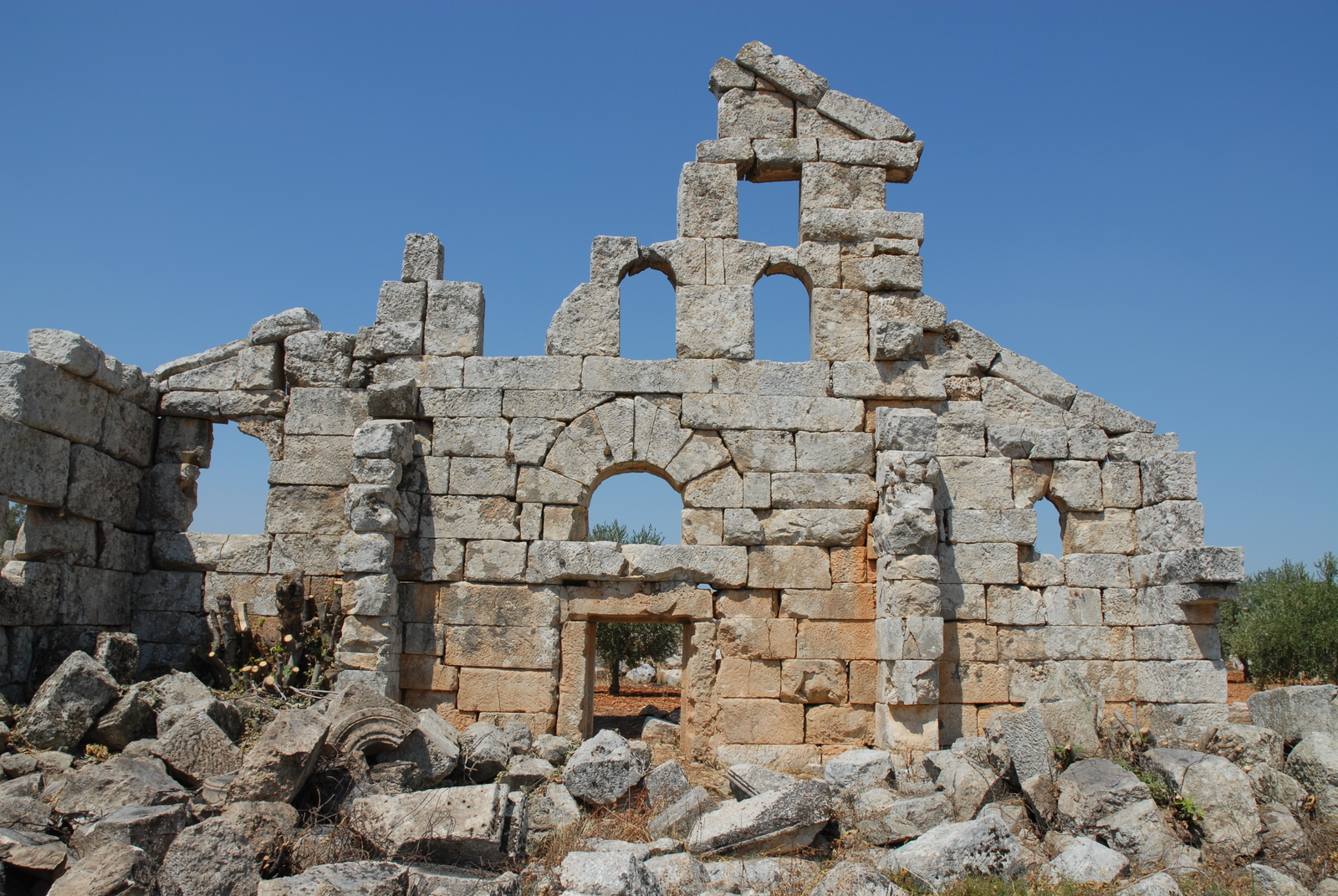 Paroi sud de l'église nord