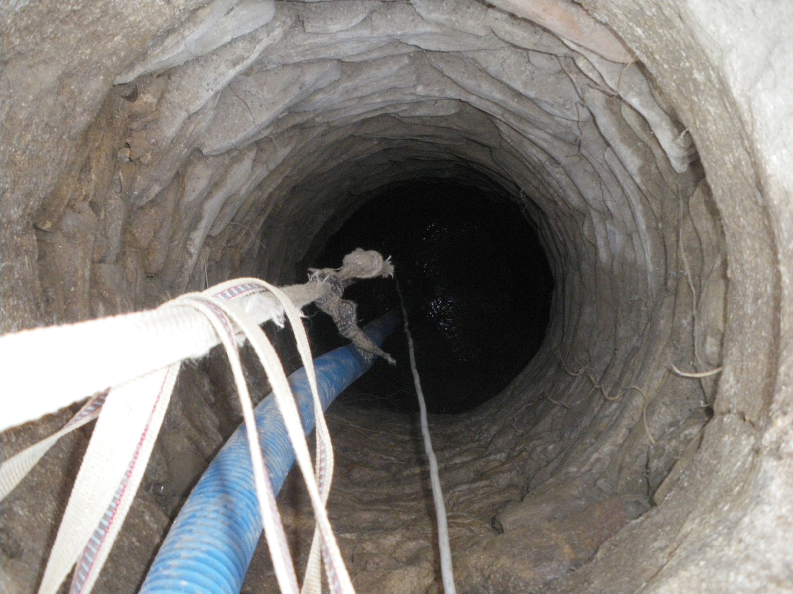 Pompage dans le puits 3150, chantier "Grand-rue"