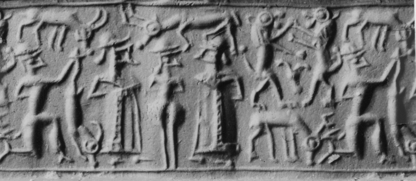 Dignitaires entourant une femme nue