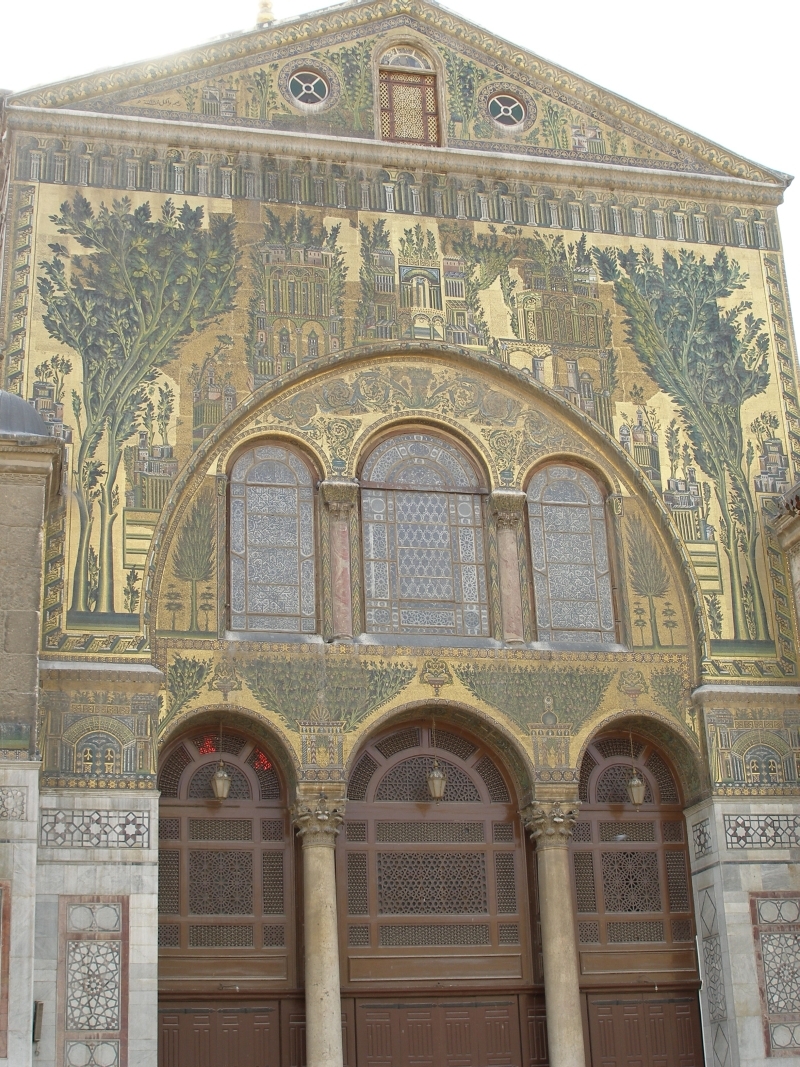 La façade de la salle de prière après restauration