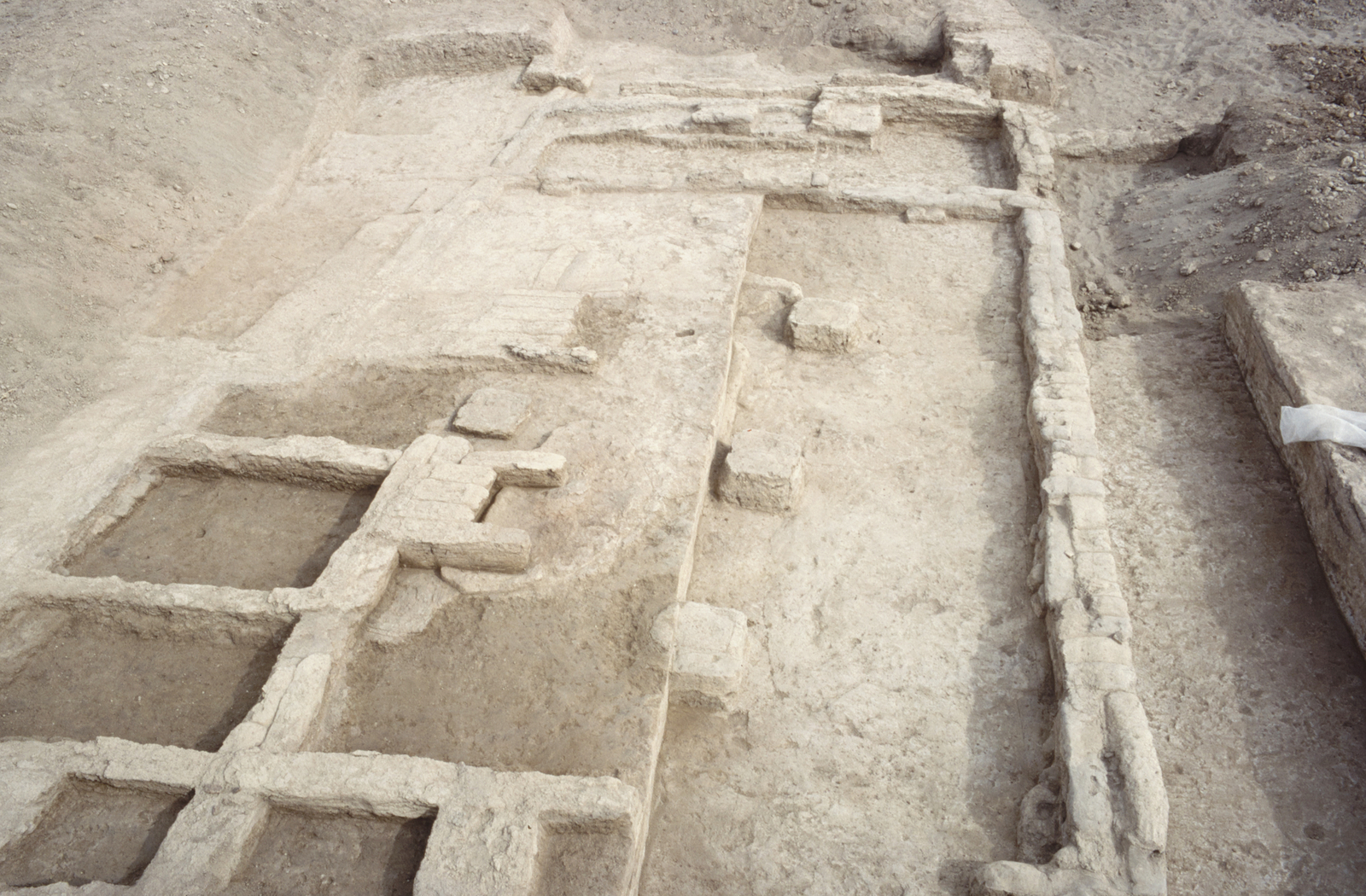 Les maisons 37 et 41. © Mission Archéologique française de Larsa-‘Oueili, ARCH. MAE, JLH279_08_024, cliché Régis Vallet