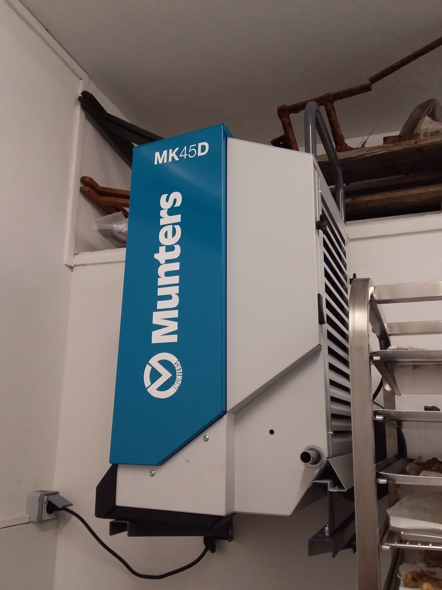 Dehumidifier (Réunion finds storage centre)