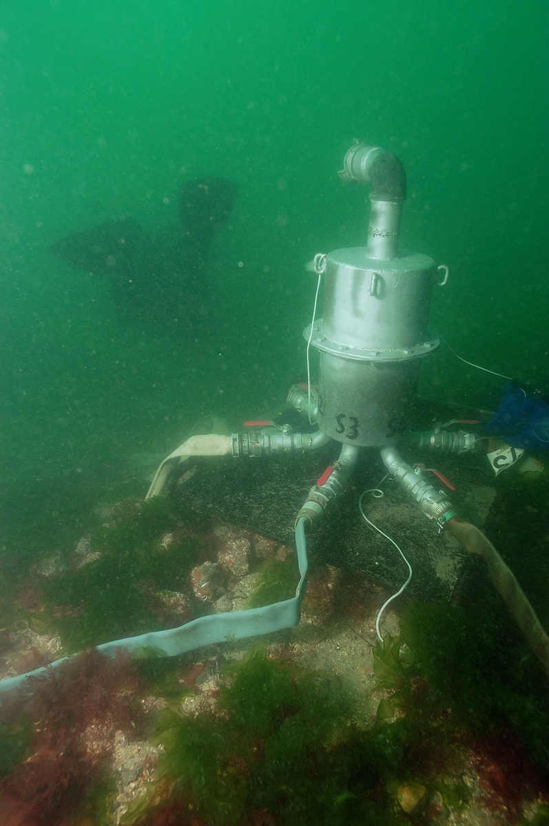 Photographie sou-marine d'un satellite