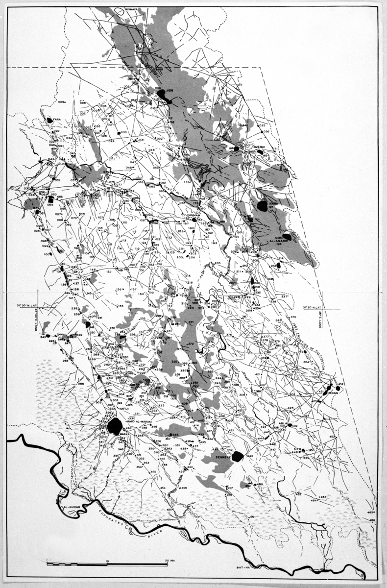 La région d’Uruk-Larsa. © Robert McC. Adams et Hans J. Nissen, The Uruk Countryside, The Natural Setting of Urban Societies, The University of Chicago Press, 1972, figure 1