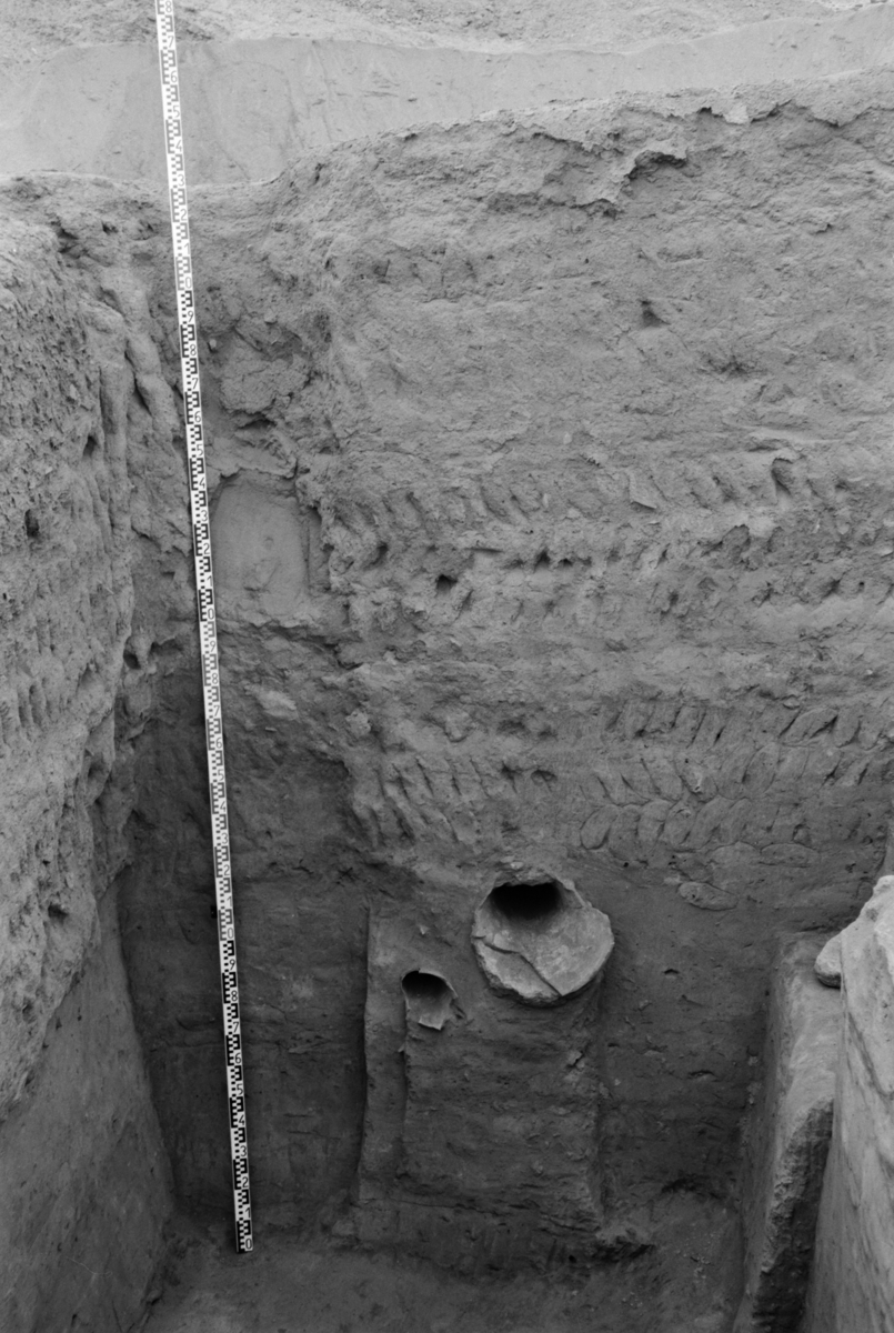 Des canalisations. © Mission Archéologique française de Larsa-‘Oueili, ARCH. MAE, JLH257_2_031