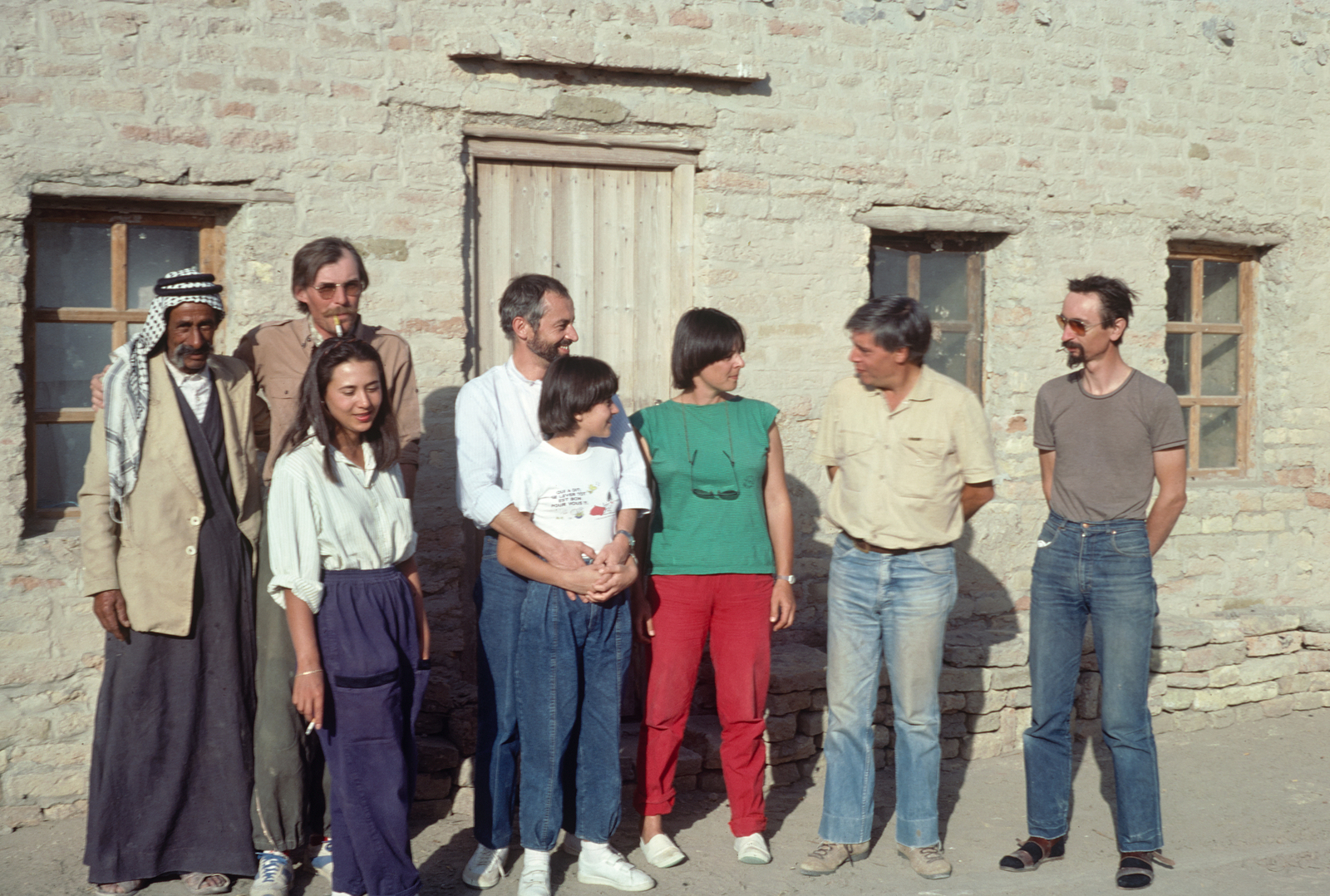Une visite en 1985. © Mission Archéologique française de Larsa-‘Oueili, ARCH. MAE, JLH277_06_19