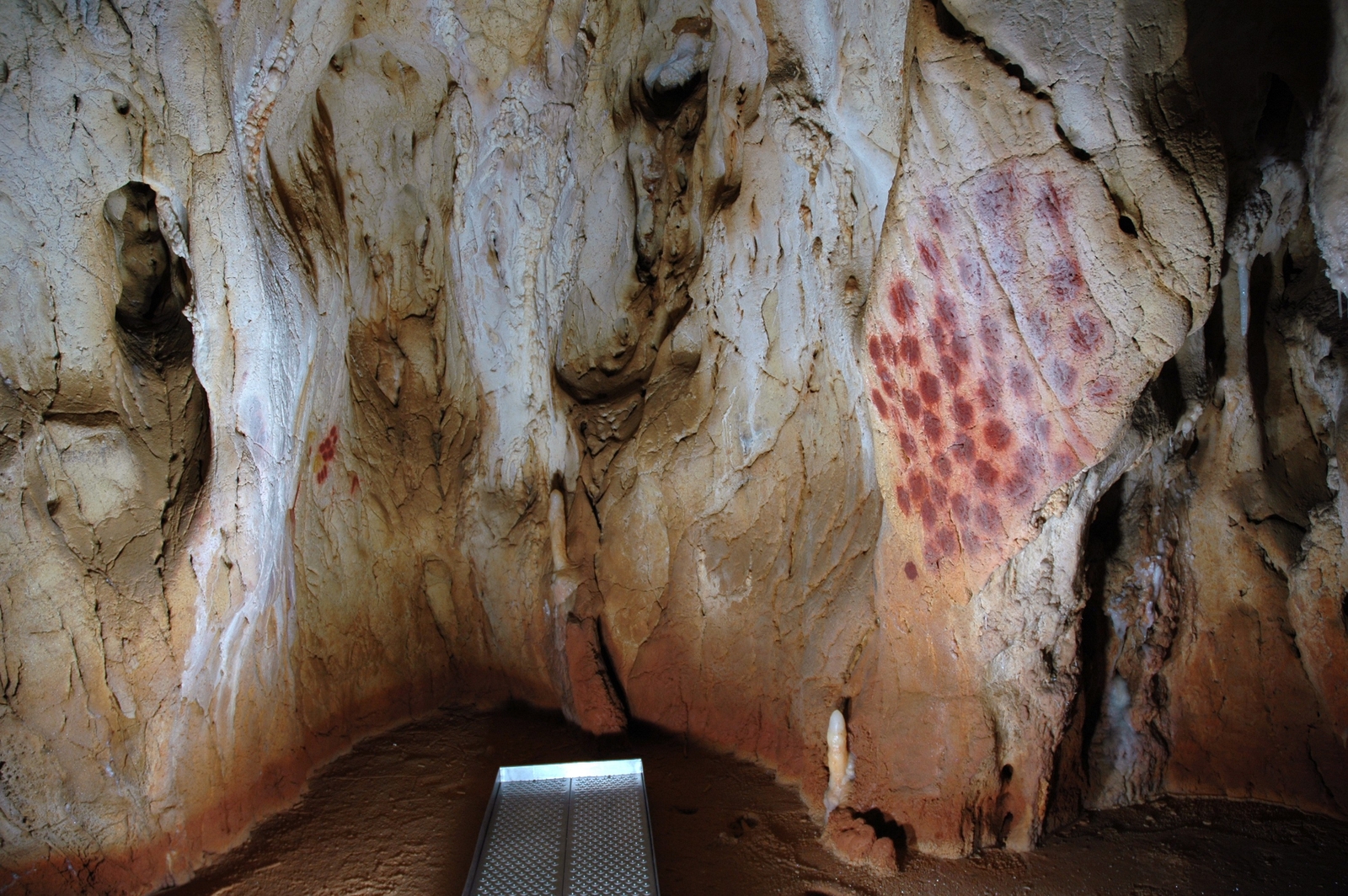 Vue de situation du panneau de la Main positive