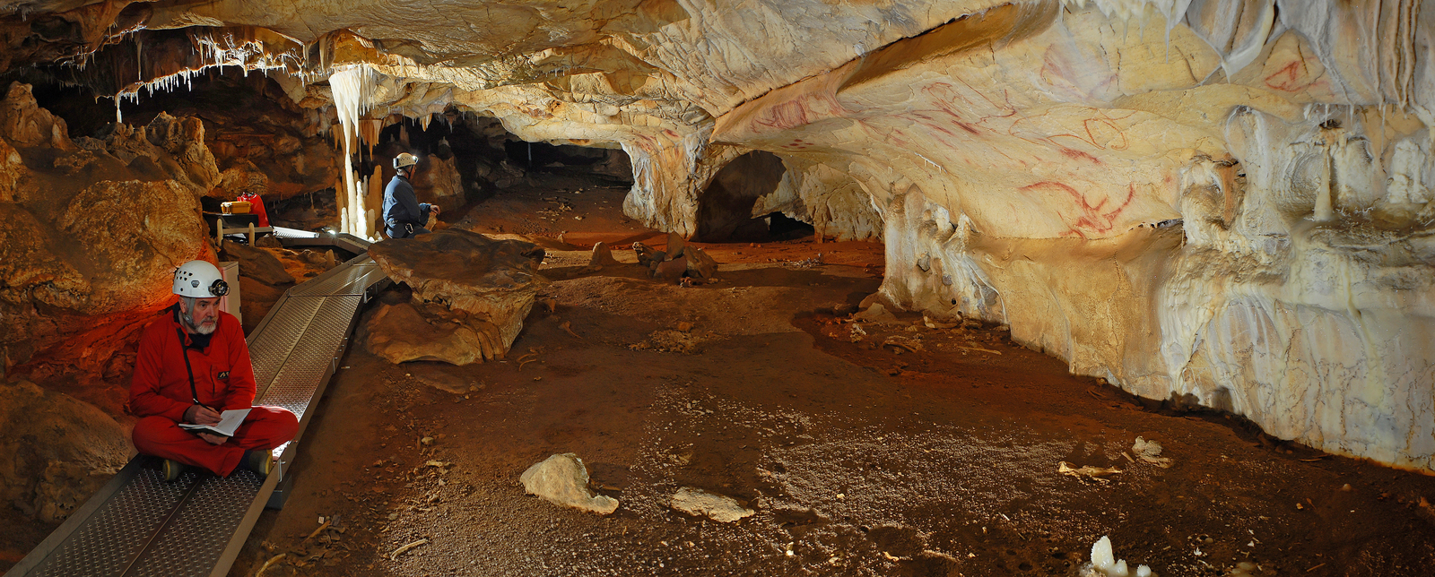 Vue générale de la galerie des Panneaux rouges
