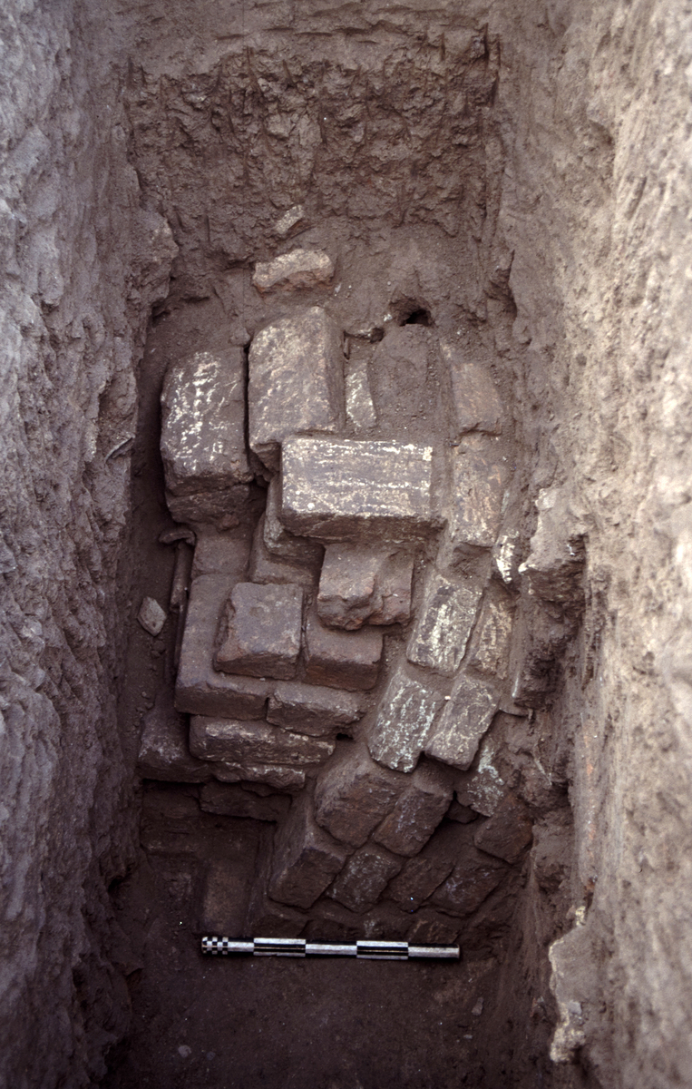 Le caveau de B 59. © Mission Archéologique française de Larsa-‘Oueili, ARCH. MAE, JLH279_05_019