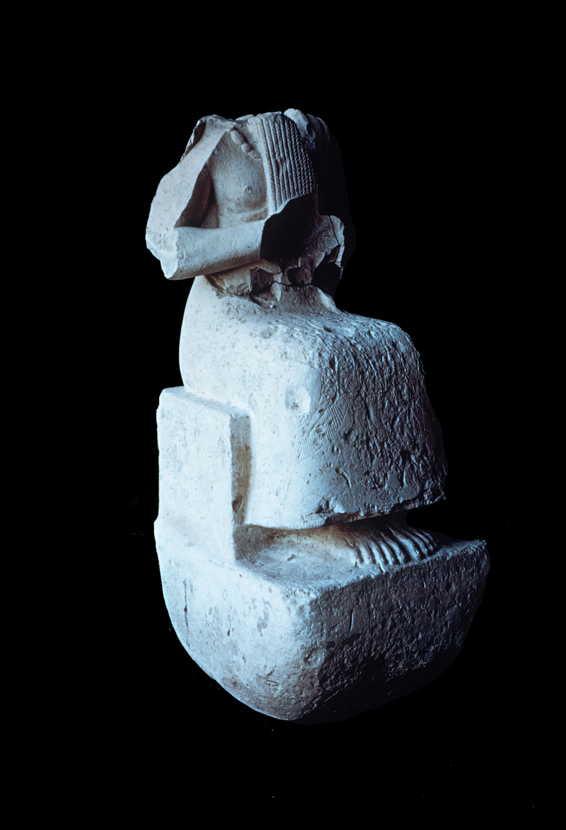 La statue de l’E.babbar. © Mission Archéologique française de Larsa-‘Oueili, ARCH. MAE, JLH271_05_26. Cliché Jean Claude Margueron.