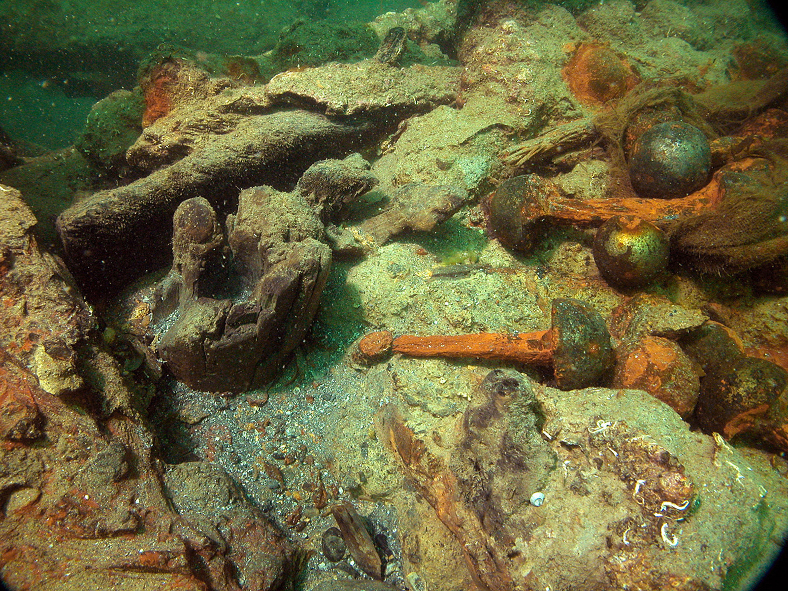 Photographie sous-marine d'une pompe de cale