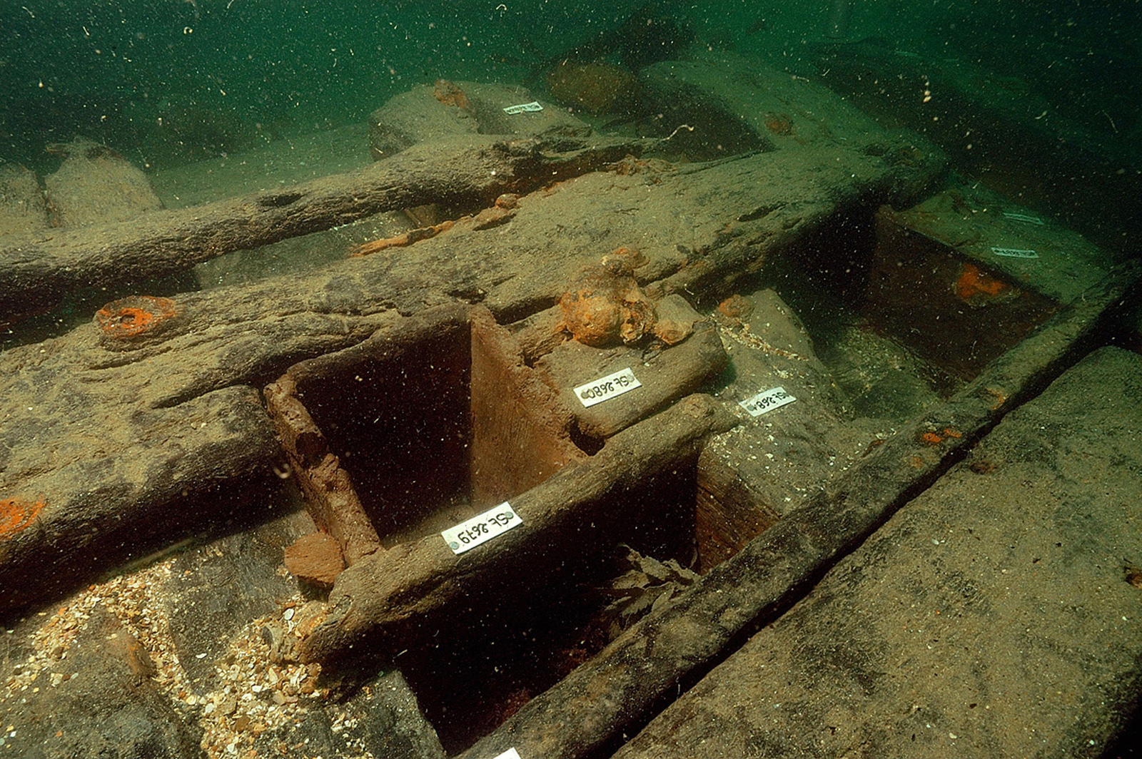Photographie sous-marine d'un sabord d'entrepont