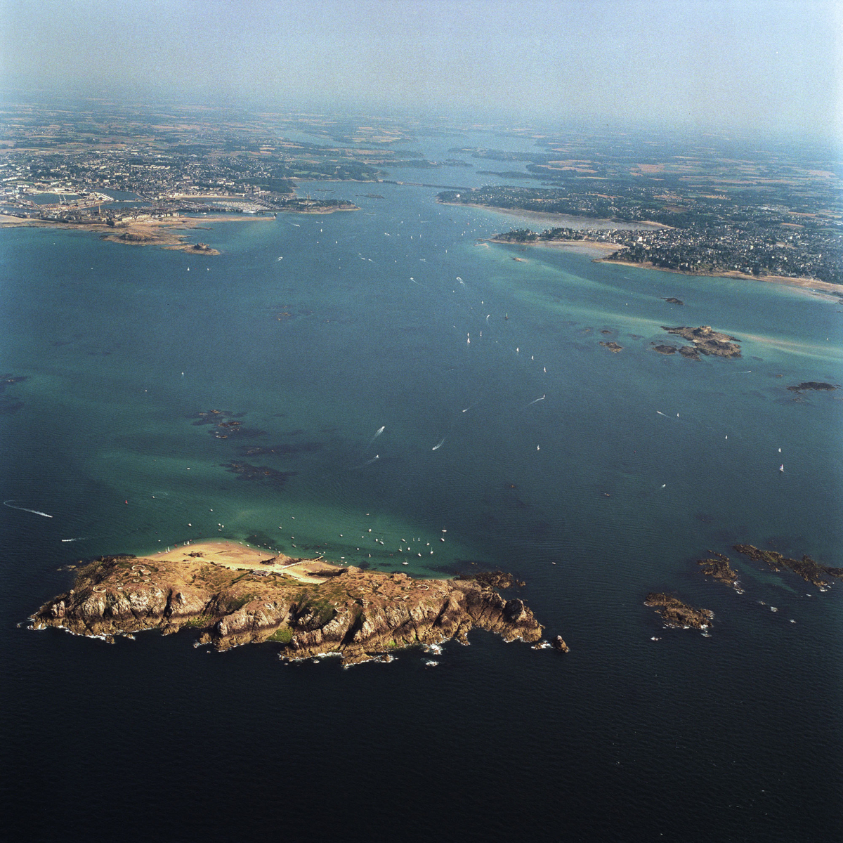 Photographie du chenal d'accès au port de Saint-Malo