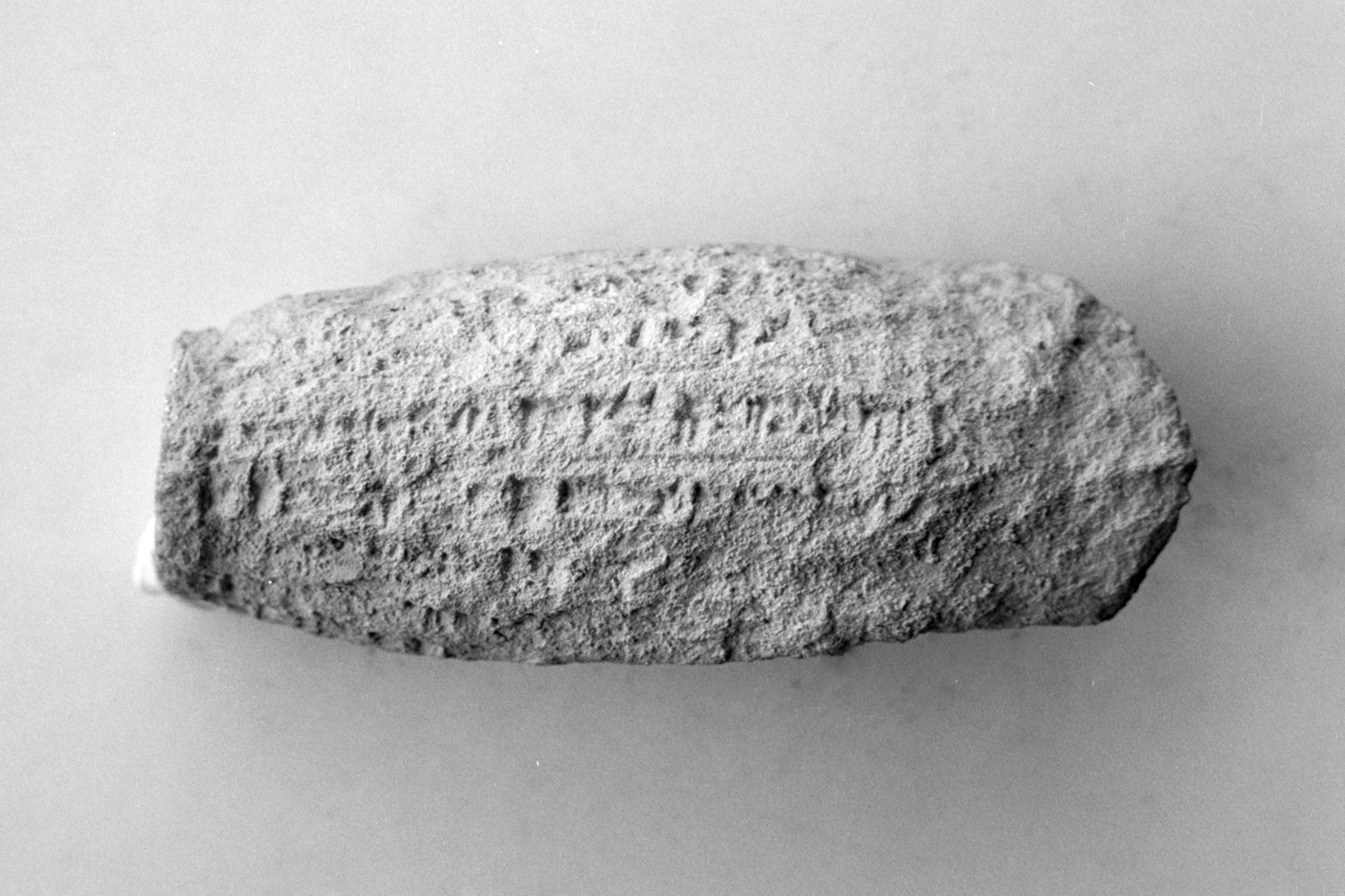 Barillet de Nabopolassar. © Mission Archéologique française de Larsa-‘Oueili, ARCH. MAE, JLH250_44_26