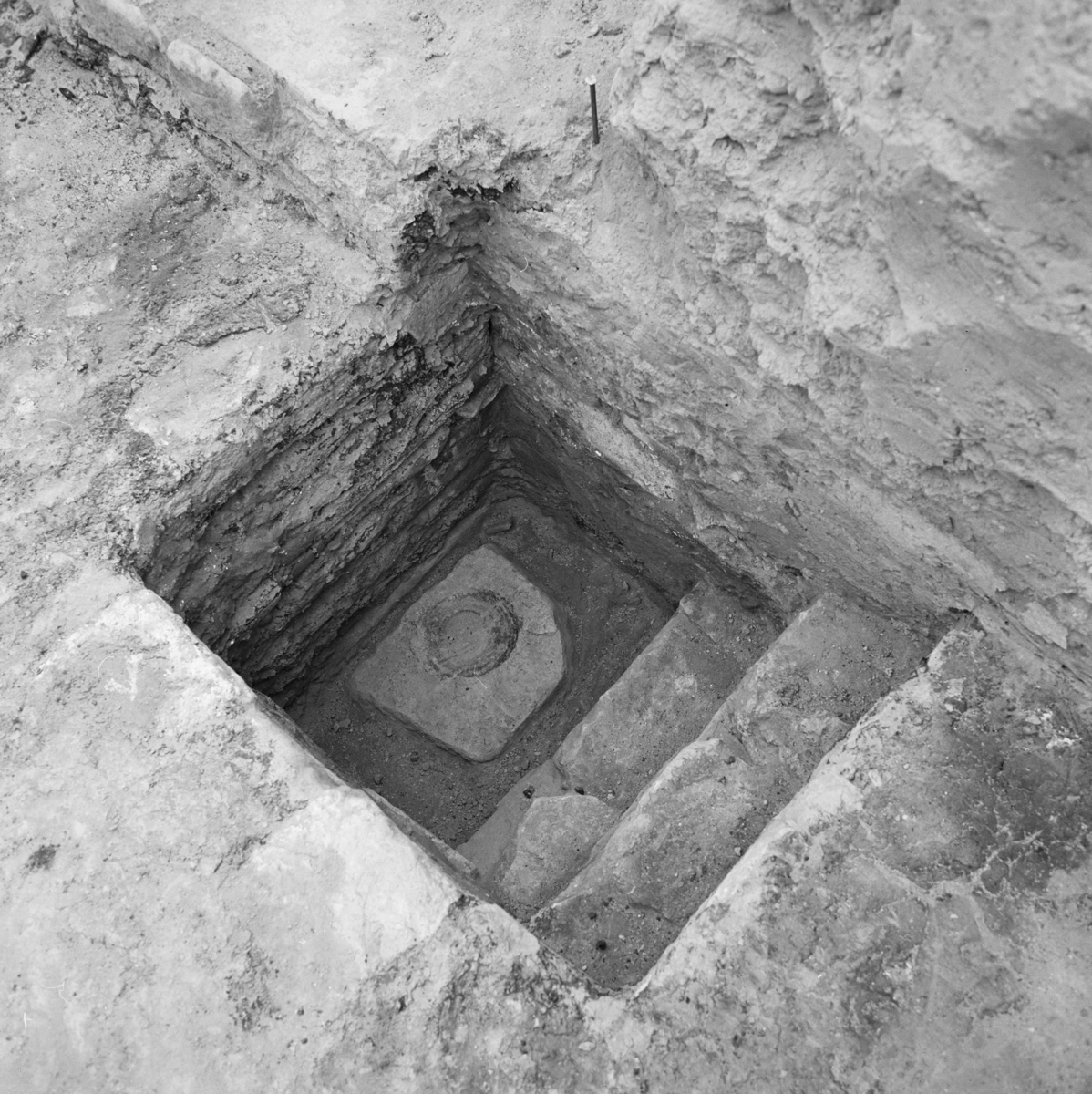 Une crapaudine. © Mission Archéologique française de Larsa-‘Oueili, ARCH. MAE, JLH250_09_16