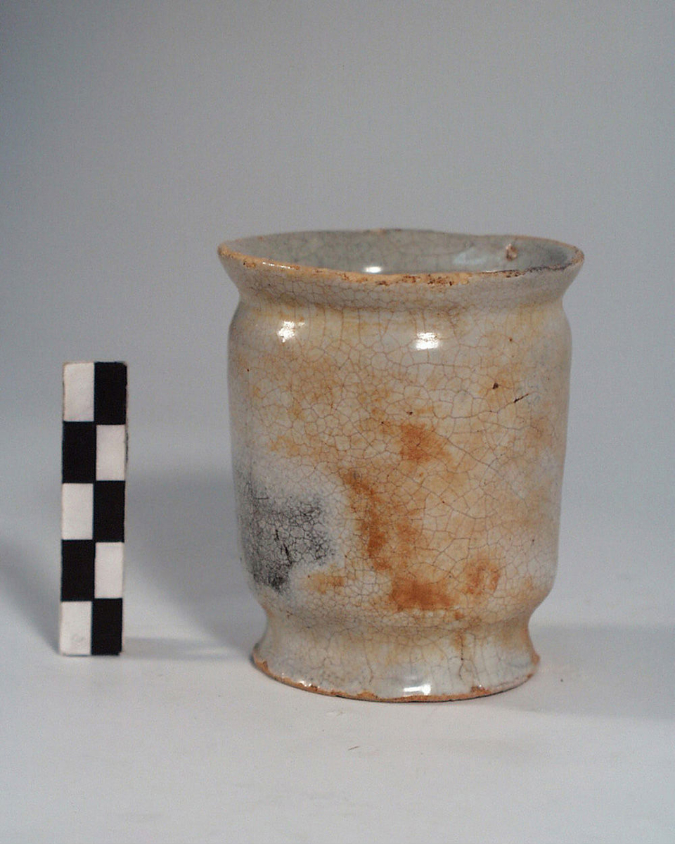 Pot à onguent en faïence