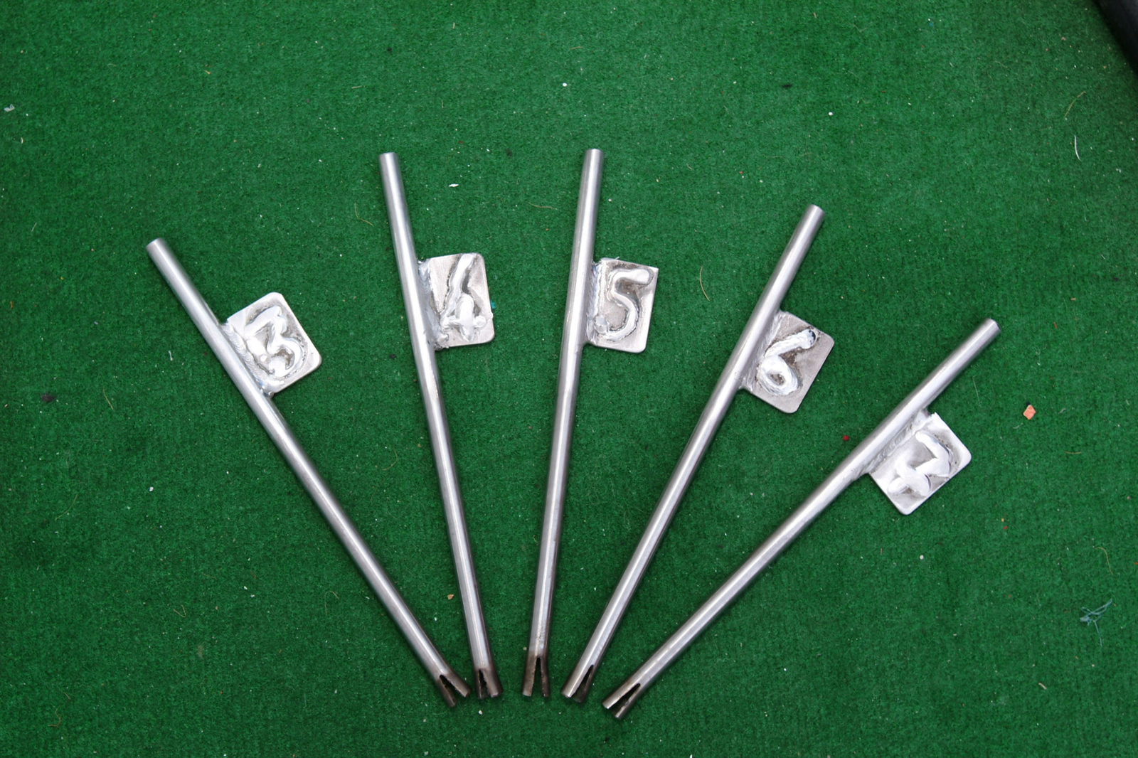 Photographie de repères en inox