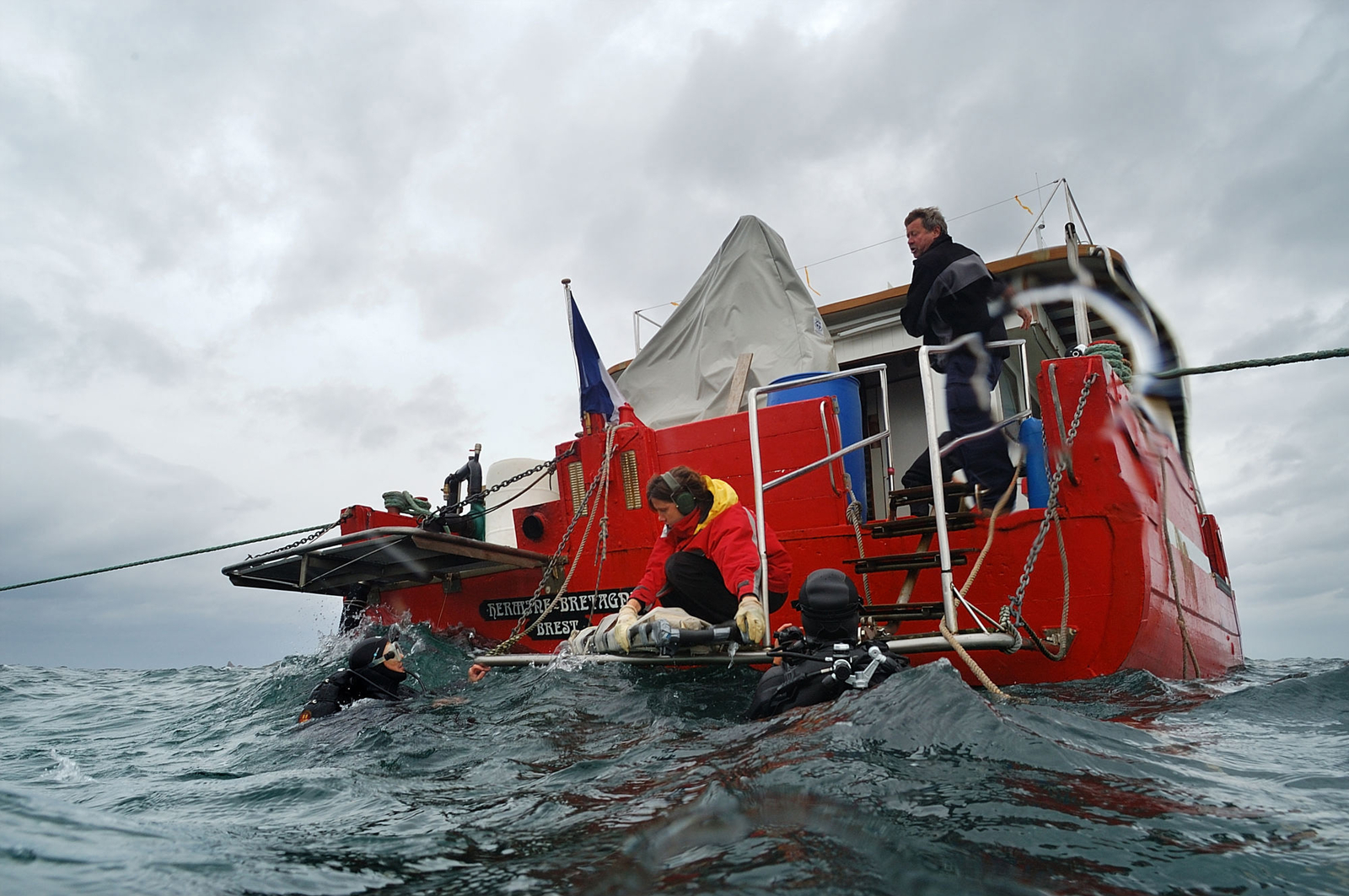 Photographie de la sortie des eaux de vestiges