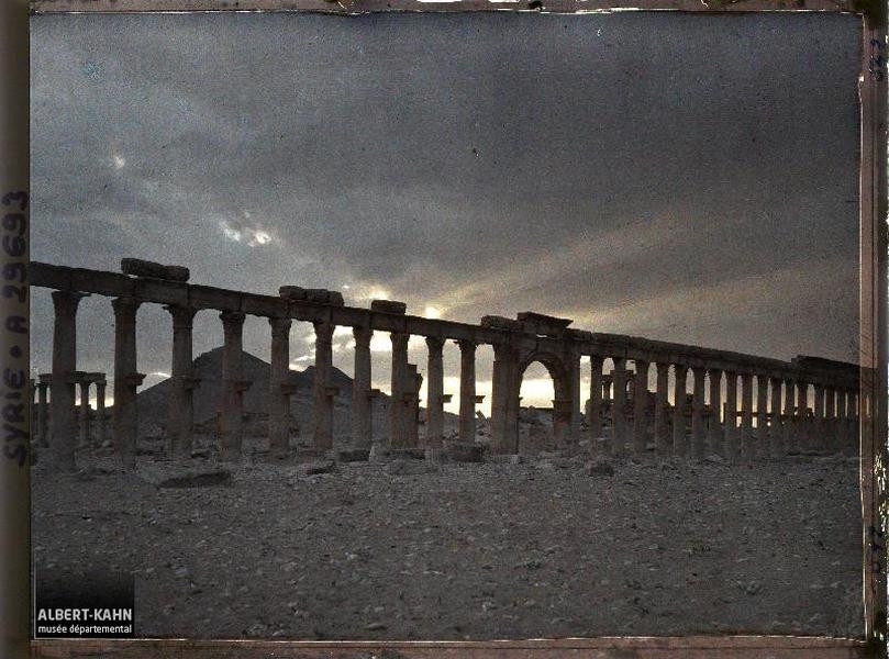 La grande colonnade au crépuscule