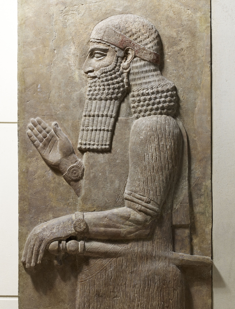 Relief (détail) : dignitaire assyrien