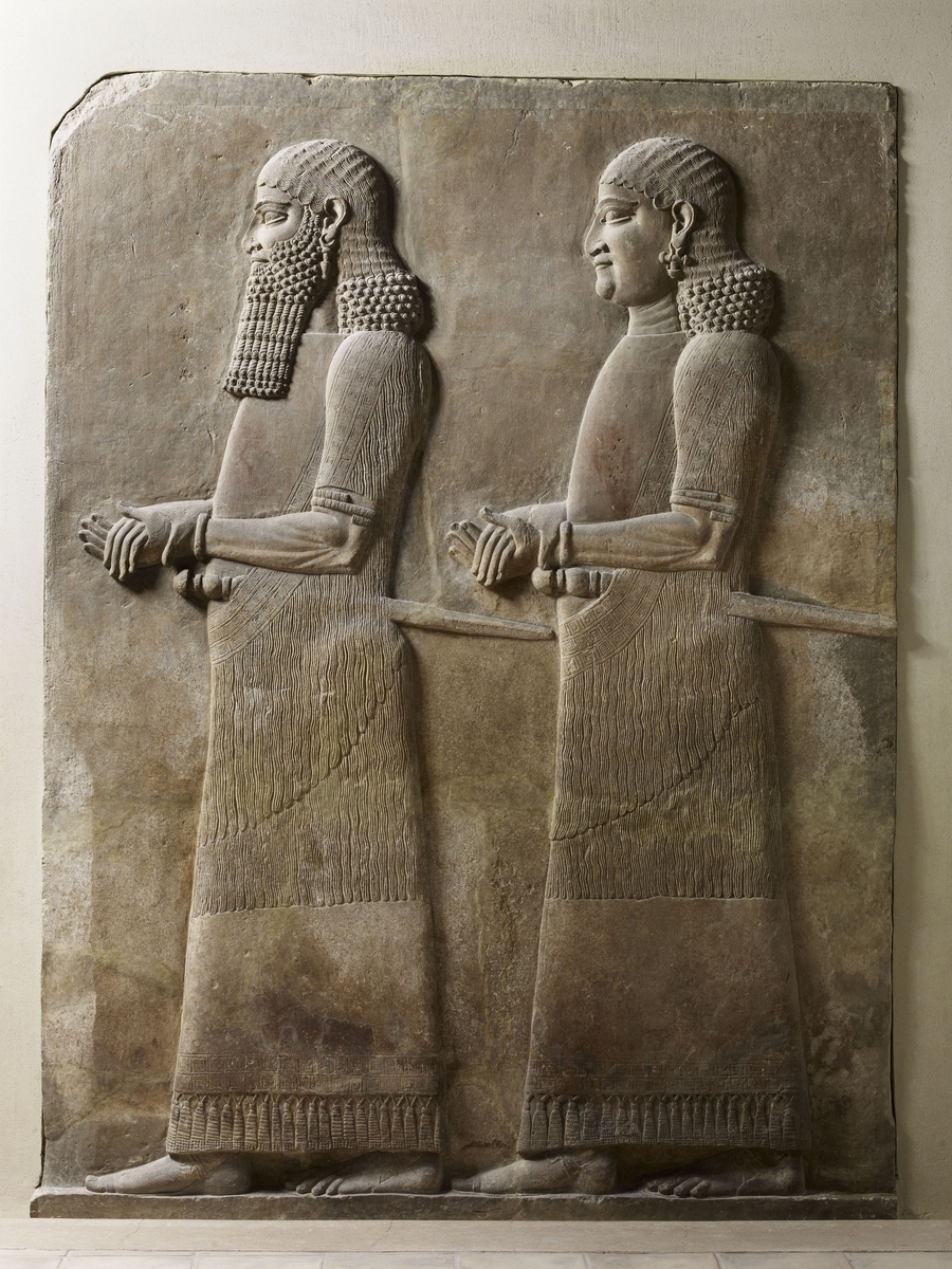 Relief (détail) : deux fonctionnaires assyriens