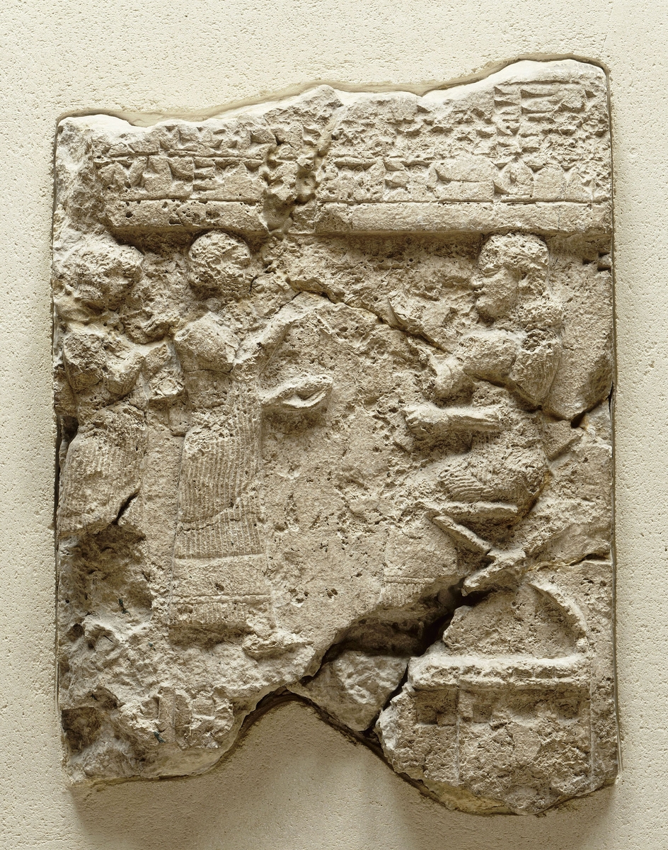Relief : scribes comptant le butin lors du pillage du temple de Musasir